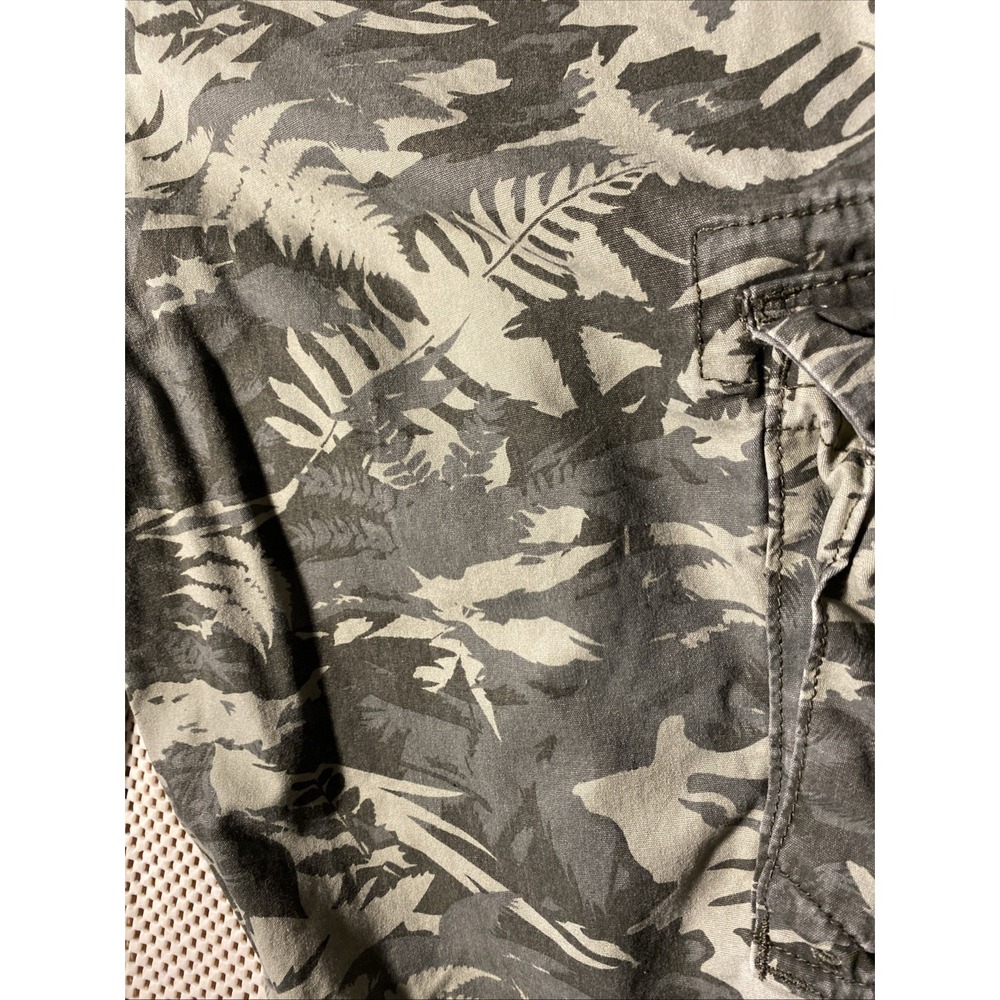 Urban Pipeline Mens Cargo Shorts 30 Waist 11" Inseam Green  Floral‎ Baggy Skater - Picture 5 of 5